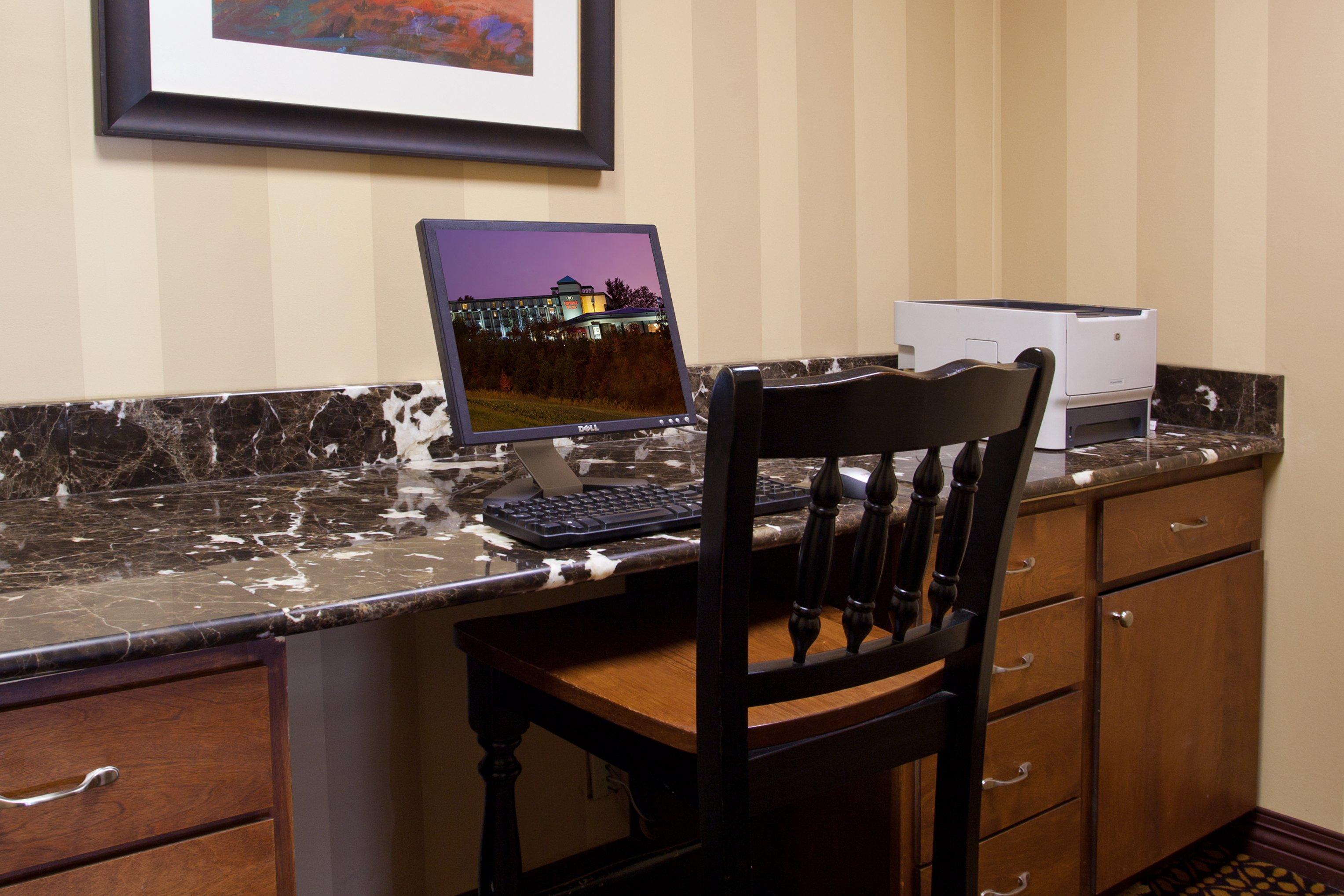 Hotel Ramada By Wyndham Cleveland Independence Facilidades foto