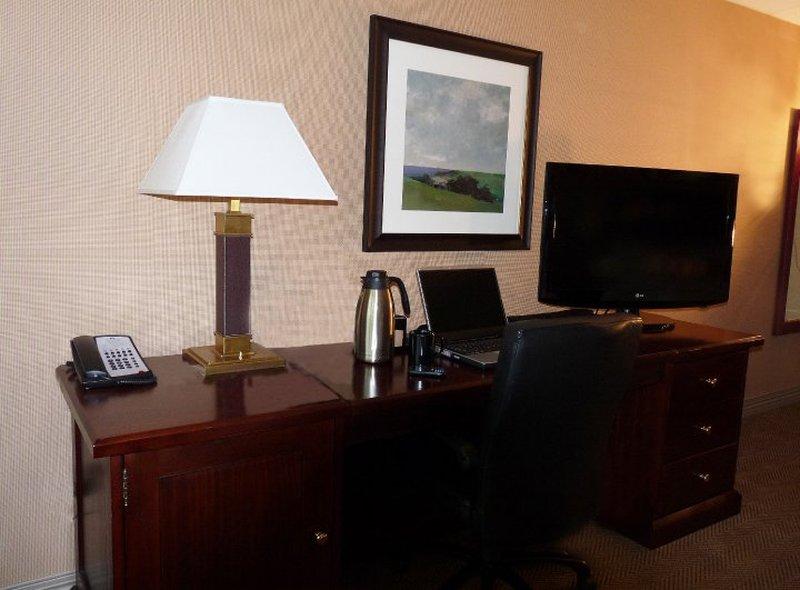 Hotel Ramada By Wyndham Cleveland Independence Habitación foto