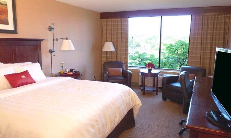Hotel Ramada By Wyndham Cleveland Independence Habitación foto